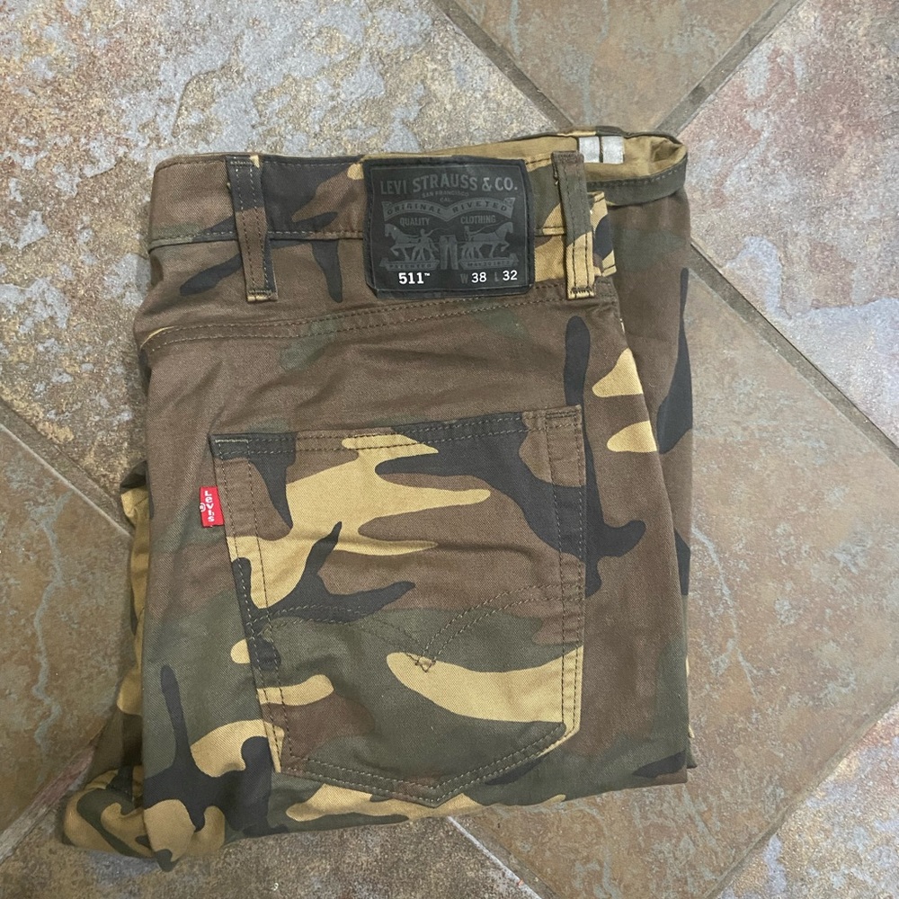 Levi’s 511 camo